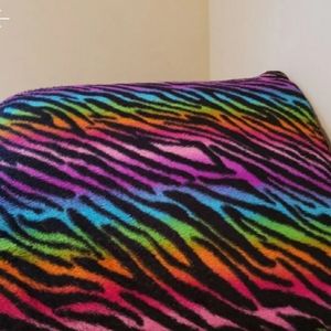 Multi colored comfort pillow